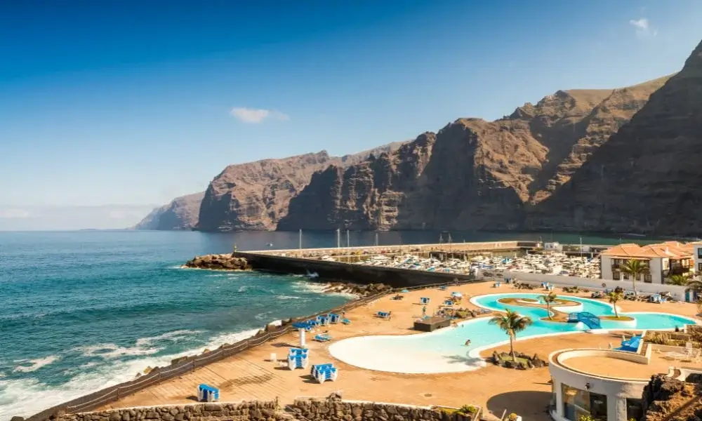 Pools & Cliffs Los Gigantes