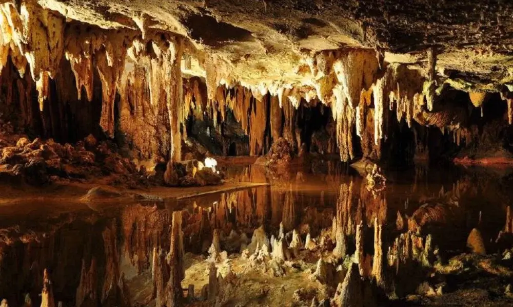Talking Rocks Cavern Branson